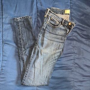 HOLLISTER SUPER SKINNY JEANS — WAIST 26 — SIZE 3L